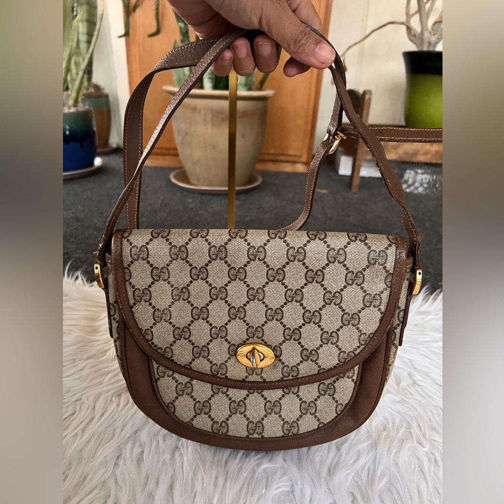 Gucci Vintage Bag With Dry Peeling But Clean